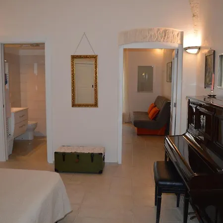 Casa Aurora לוקורוטונדו