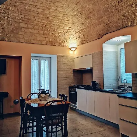 Casa Aurora * לוקורוטונדו