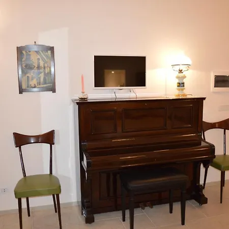 דירה Casa Aurora לוקורוטונדו