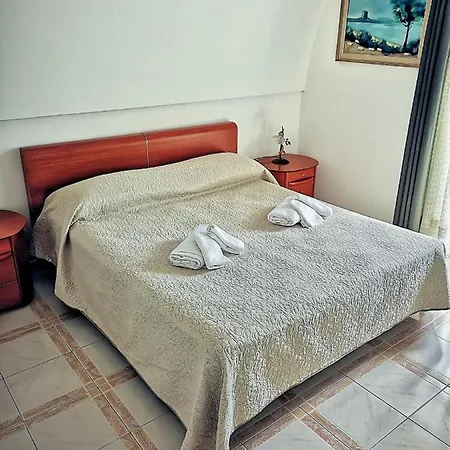 Casa Aurora לוקורוטונדו